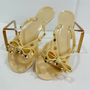 ITALIAN JELLY SUMMER SANDALS GOLD STUD EMBELLISHED  SIZE 9 (39) EXCELLENT COND